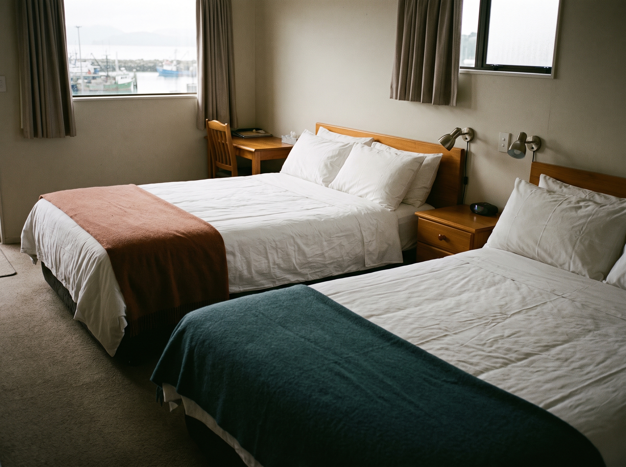 Two Queens room at Harbour Light Motor Inn